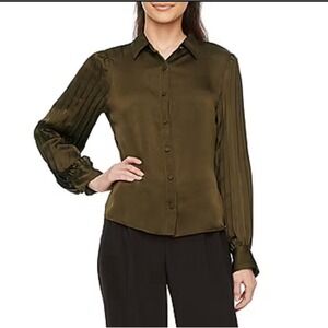 NWT RYEGRASS Women Size XS Longsleeve Blouse Collard‎ Button Up Pleated
